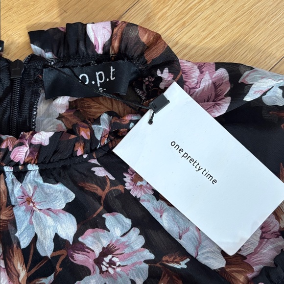 Sheer Ruffled Blouse - Picture 7 of 11